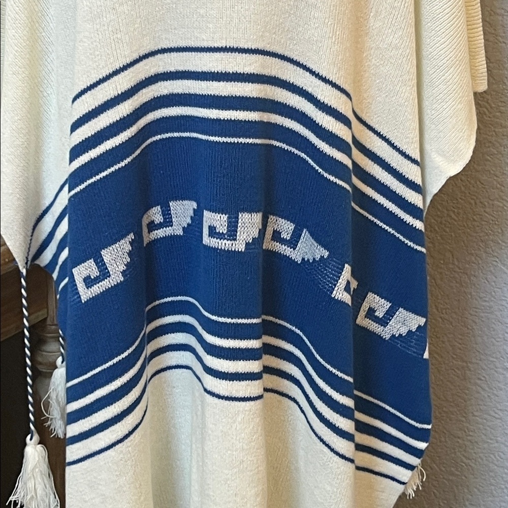 Wildfox Frida Traveler Fringe Oversized Blue White Sweater Poncho Size Small - Picture 4 of 8